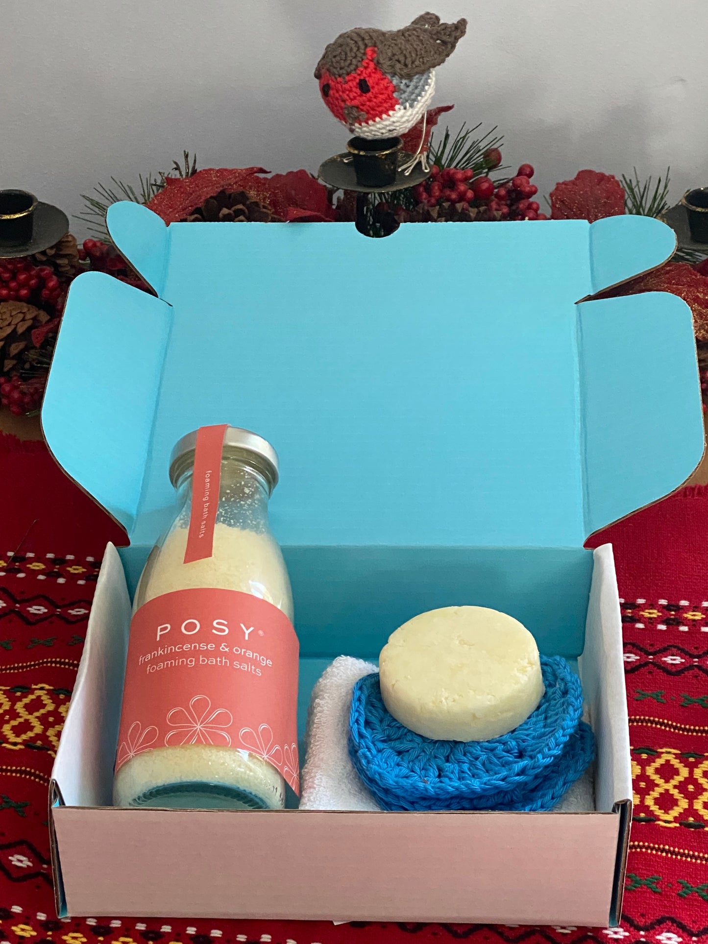 Gift: Foaming Bath Salts & Scrubby set POSY