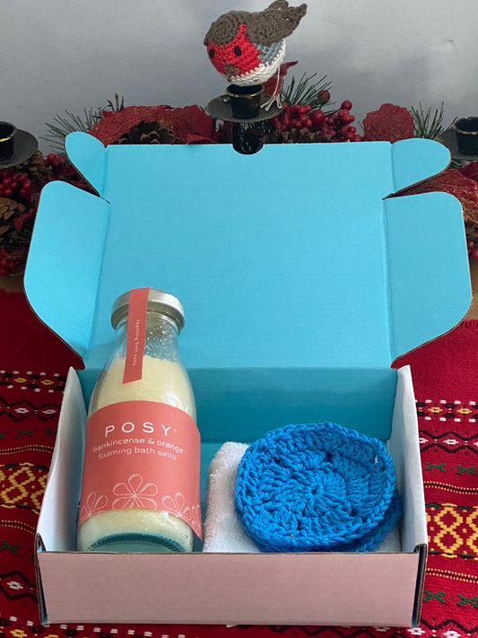 Gift: Foaming Bath Salts & Scrubby set POSY